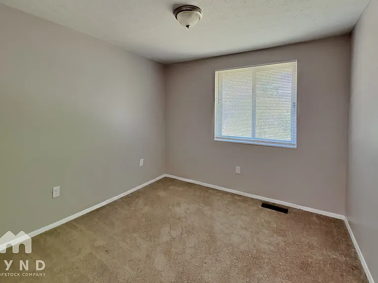 2270 Cardston Dr — Photo 10