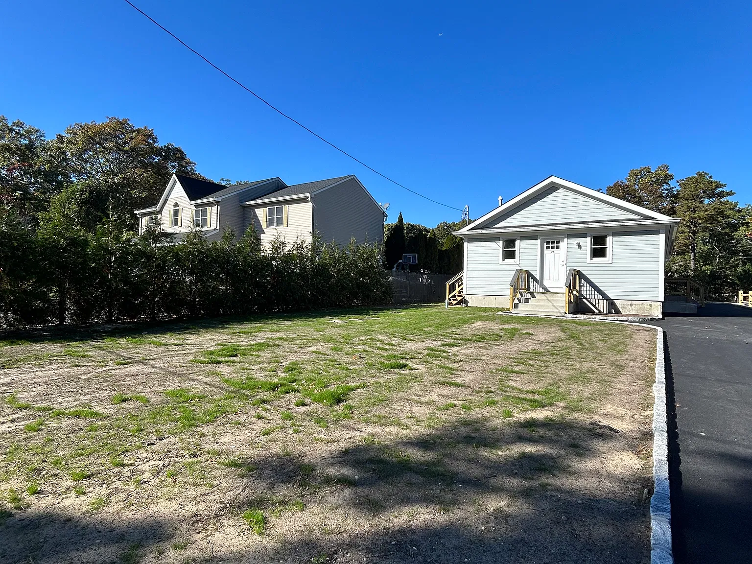 4 bed, 2.5 bath, 1300 sqft, $4,500 — Photo 2