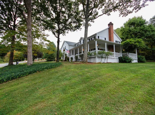 106 Raccoon Trl, Travelers Rest, SC 29690
