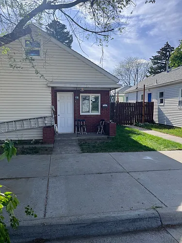 516 13th St W Photo 1