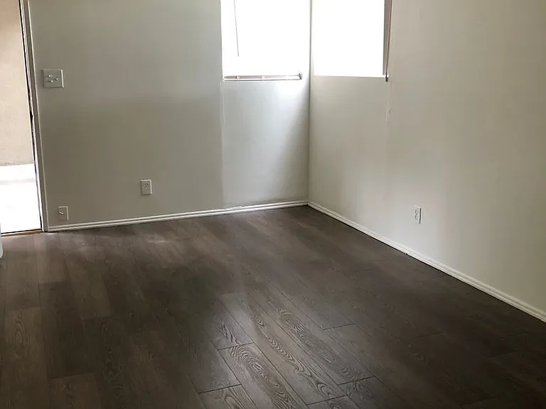 508 S Victoria Ave — Photo 9