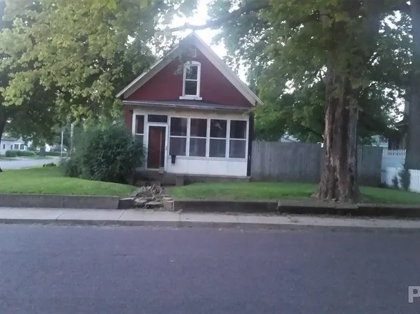1301 Highland Ave, Pekin, IL 61554