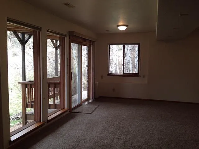 156 Silver Springs Rd — Photo 5