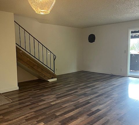 Open living & dining with access to back yard area.