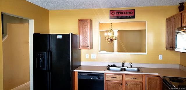 1st image of 9511 Brackenview Ct #24