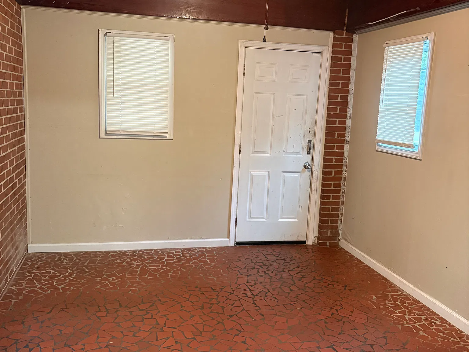 4 bed, 2279 sqft, $2,750 — Photo 3