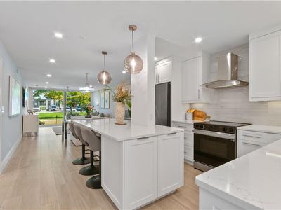 658 Broad AVE S #J658, Naples, FL, 34102