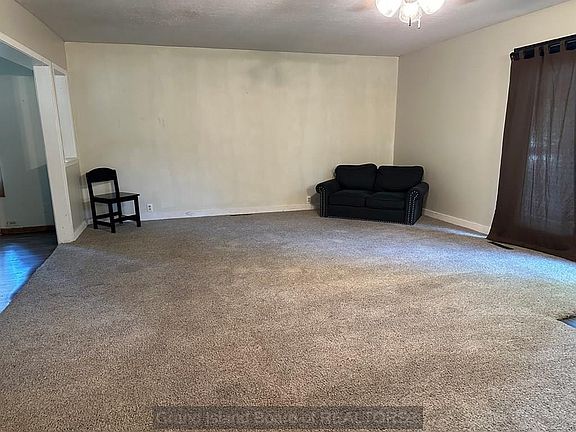 2nd image of 2202 28th St