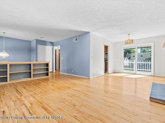 2nd image of 2711 W Mount Hope Ave