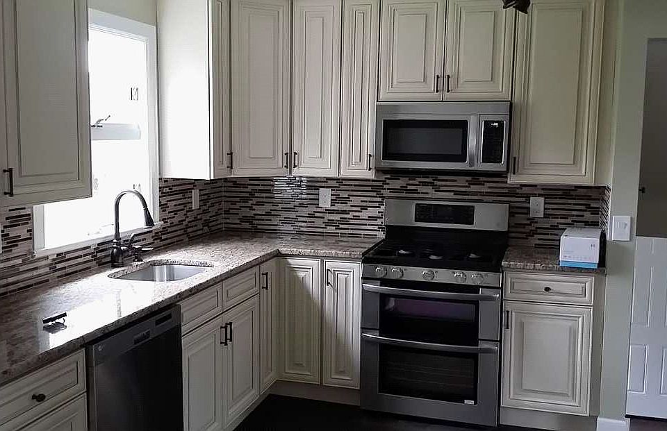 2nd image of 116 Lexington Ave