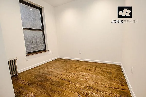 Rented by Jonis Realty | media 10