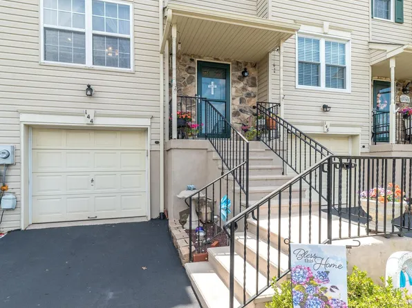 144 Strawberry Ln, Perkasie, PA 18944