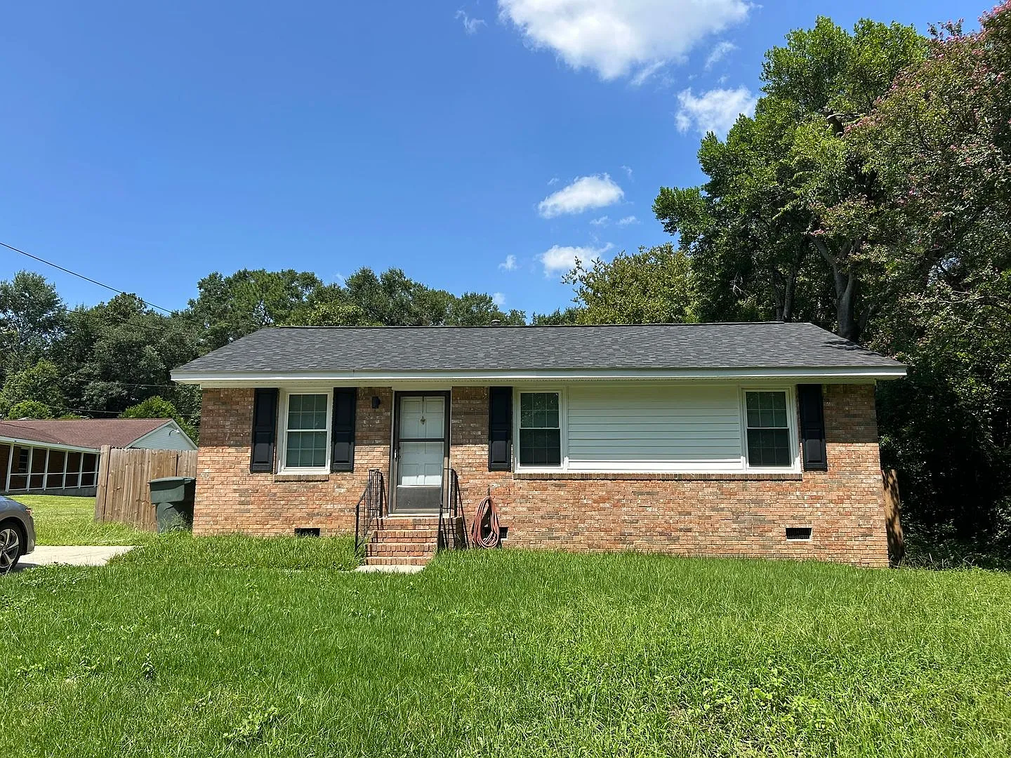 Charming, conveniently situated 3-bedroom home for rent — Photo 1