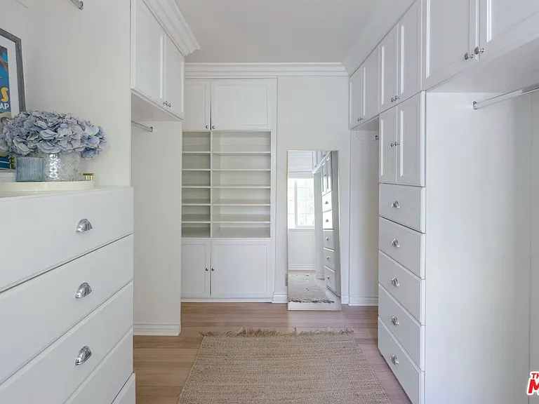 690 Westgate St — Photo 13