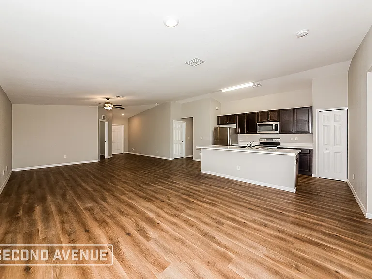 8206 Latour Ave — Photo 5