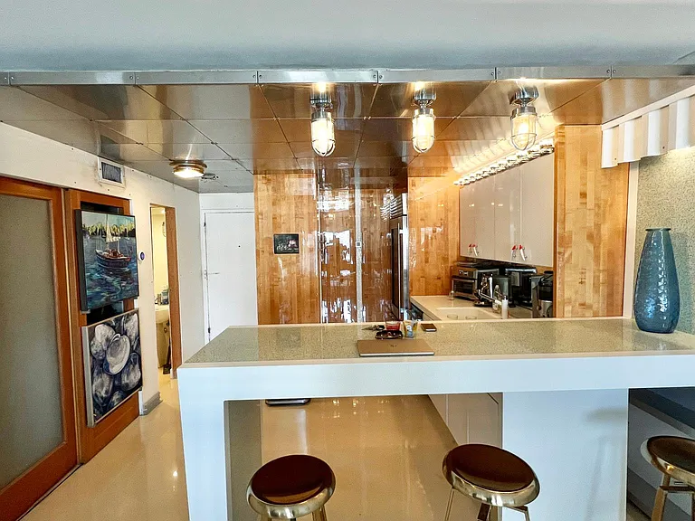 1000 Michigan Ave #401 — Photo 5