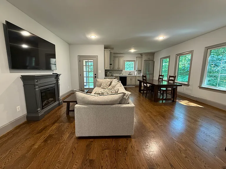 8747 Brook Rd — Photo 7