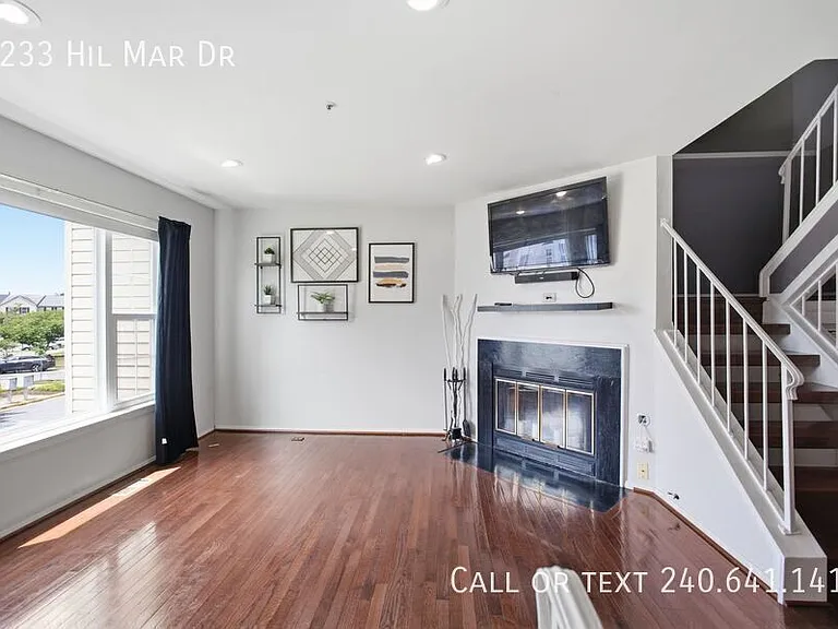 5233 Hil Mar Dr — Photo 1