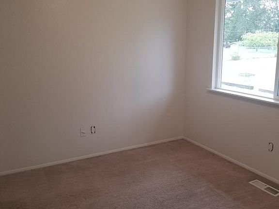 5th image of 1010 153rd Street Ct E #1010