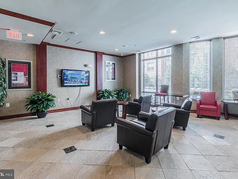 2791 Centerboro Dr #290 — Photo 35