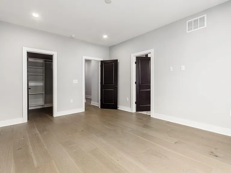 1247 Perry St — Photo 36