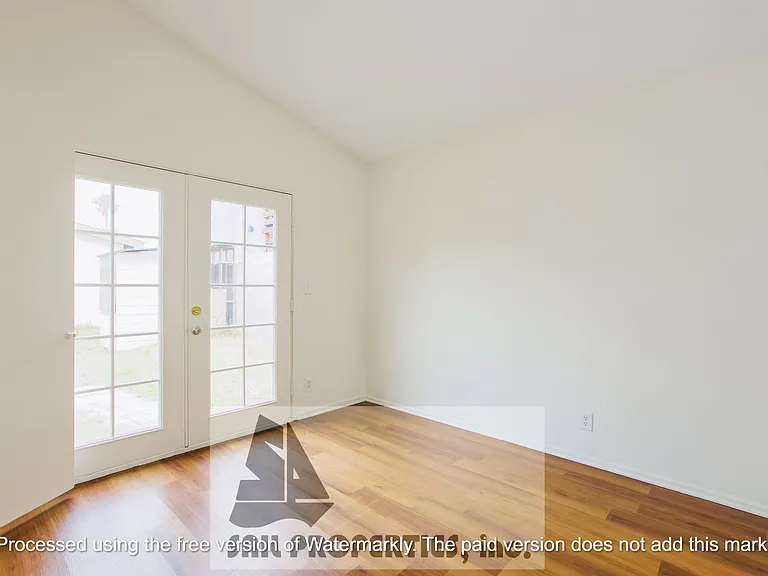 8461 Lomond Dr — Photo 9