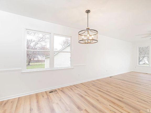 5th image of 106 Count Gregory Ct