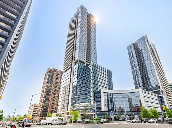 5 Sheppard Ave E #2121, Toronto, ON M2N 0G4