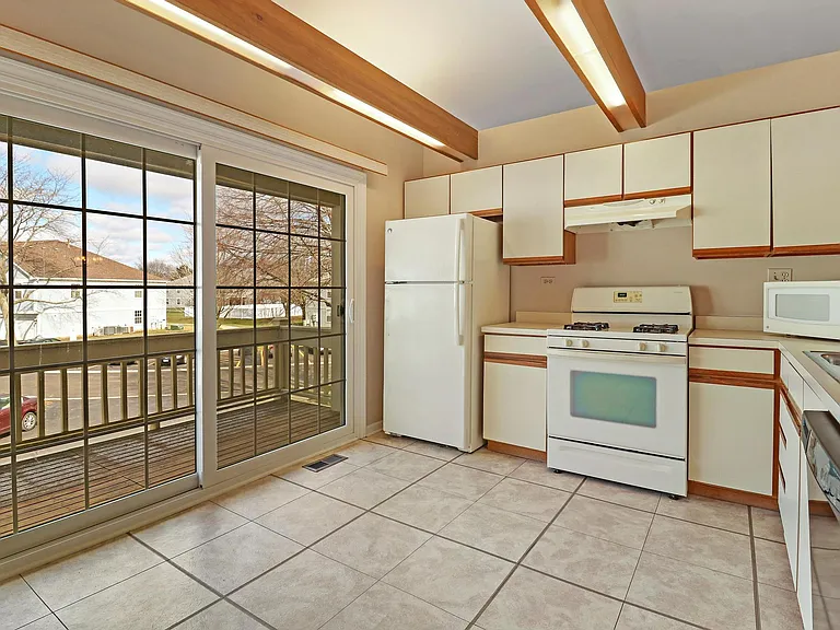 1206 Ballantrae Pl #E — Photo 8