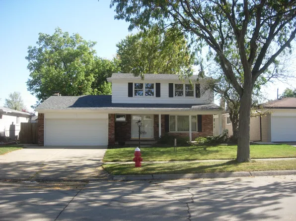 30310 Valenti Dr, Warren, MI 48088