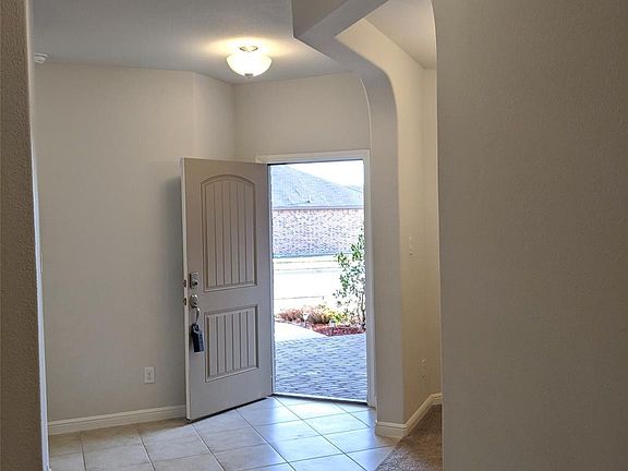 4th image of 4912 Sugarcane Ln