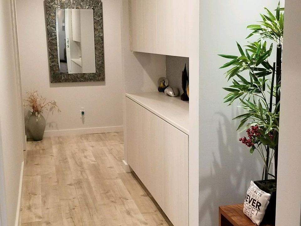 Hallway leading to bedrooms