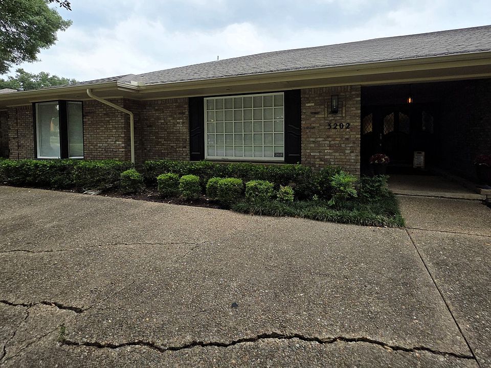 1st image of 3202 Overton Park Dr W