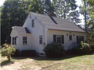 12 Main St, Raymond, NH 03077
