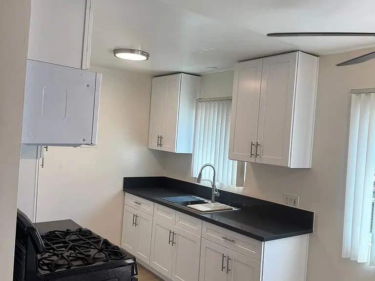 943 N Louise St — Photo 1