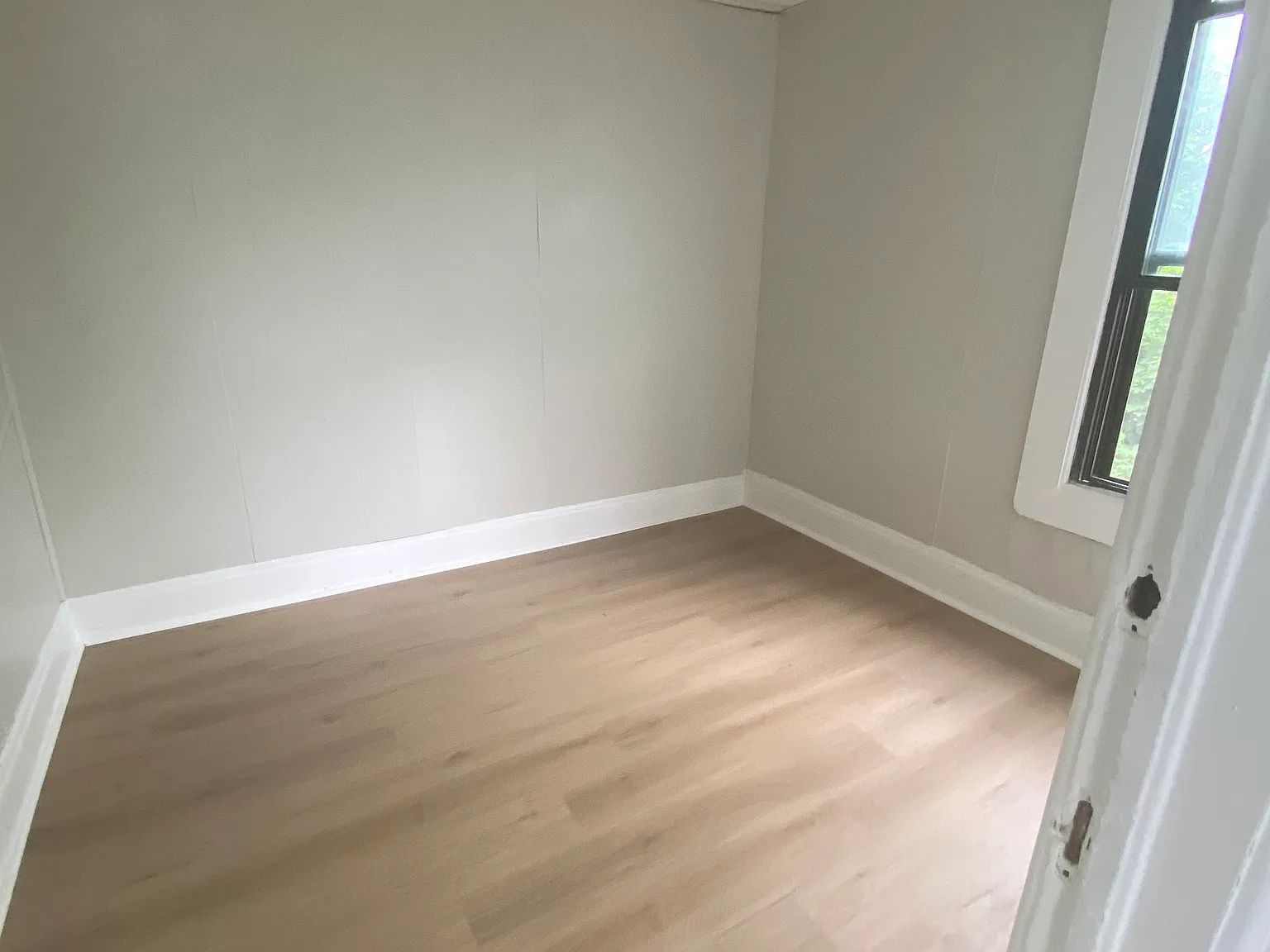 4 bed, $1,650 — Photo 2
