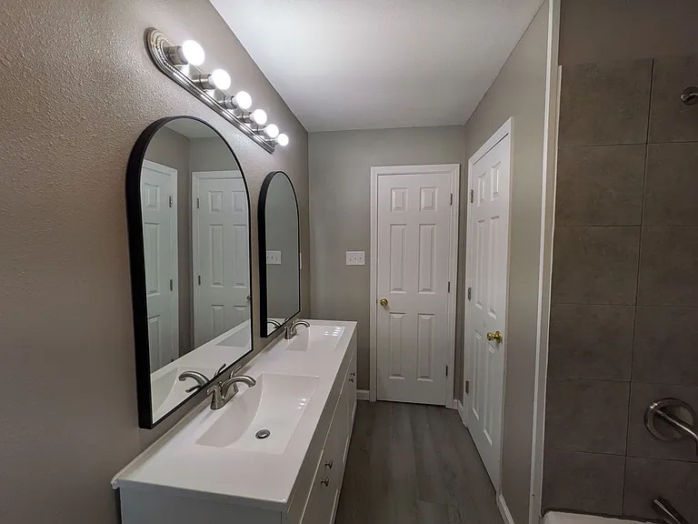 5251 Procter St — Photo 12