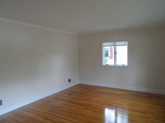 5th image of 366 Lynnfield St
