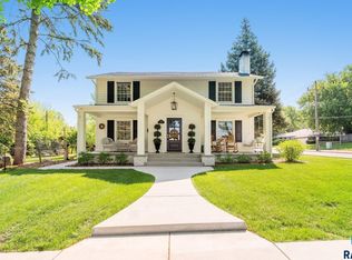 2436 S Center Ave, Sioux Falls, SD 57105