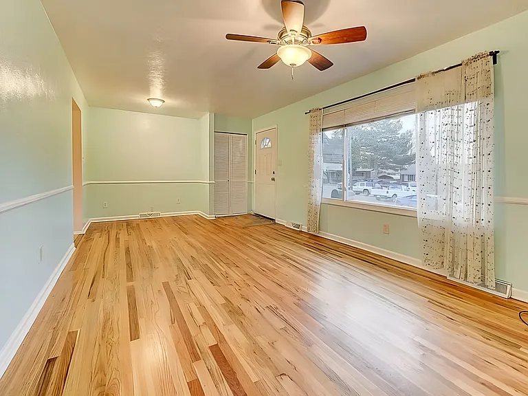 34 N Garland Ave — Photo 16