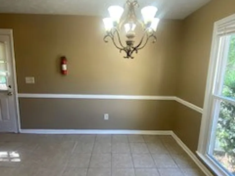 6674 Foxdale Dr — Photo 2