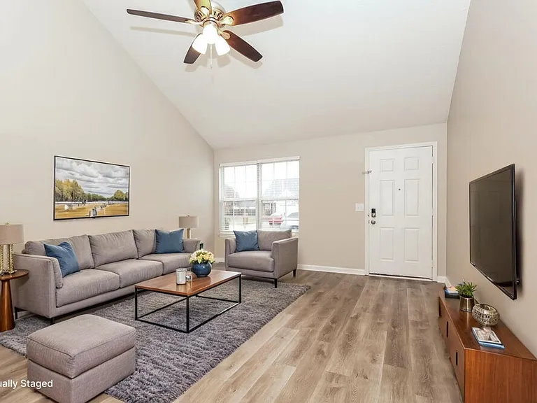 1514 Killarney Dr — Photo 4