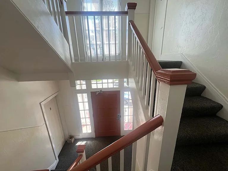 573 Wesley Ave #4 — Photo 9