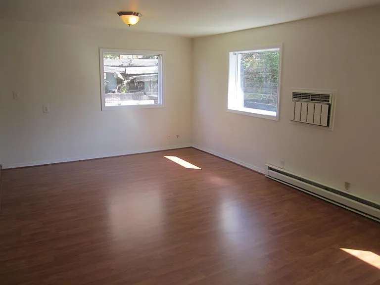 2128 NE 6th Ct — Photo 13