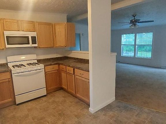 4th image of 52977 Dante St
