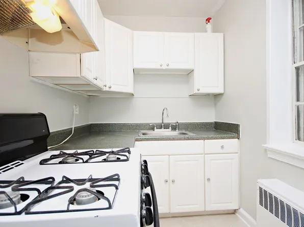 32 University Cir, Charlottesville, VA