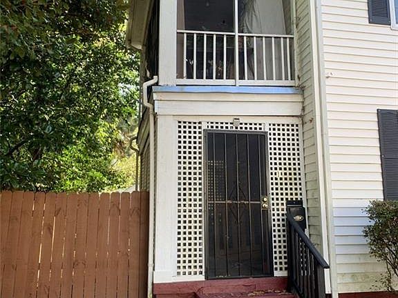 5th image of 2911 3rd Ave