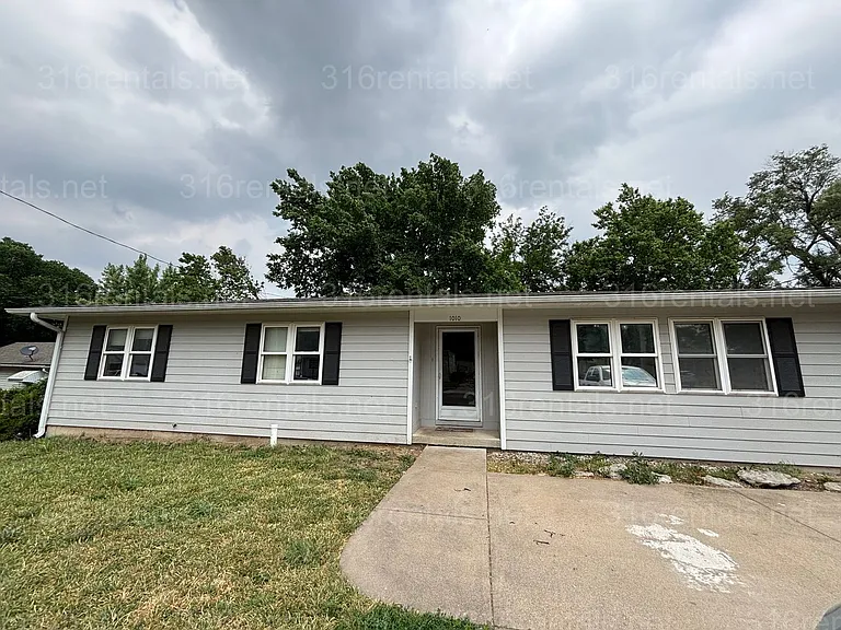 1010 S Topeka St — Photo 15
