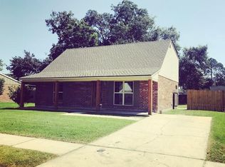 204 Calypso Ln, Lafayette, LA 70508