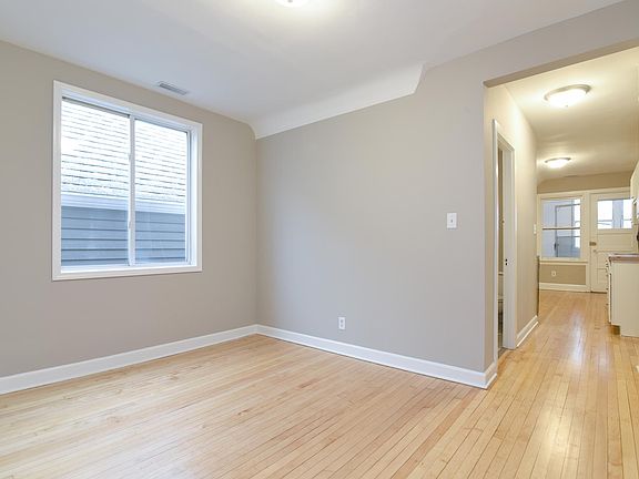 4th image of 2914 N Richmond St #2